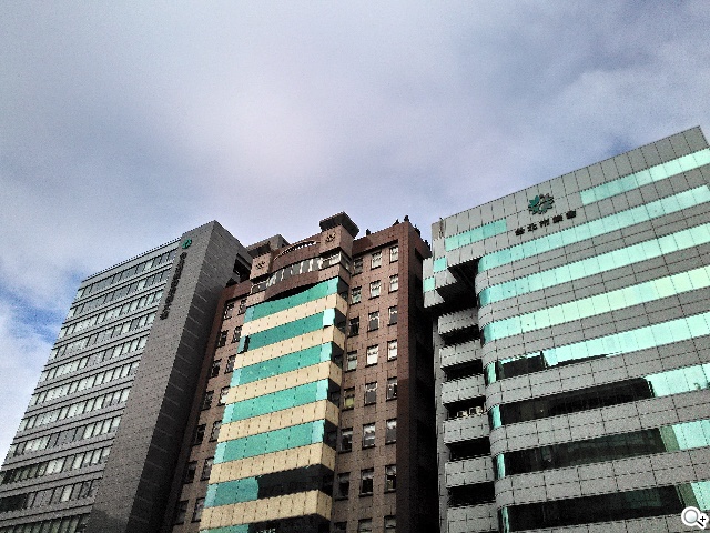 ASUS PadFone mini 4.3 雙卡機一秒變身7吋平板