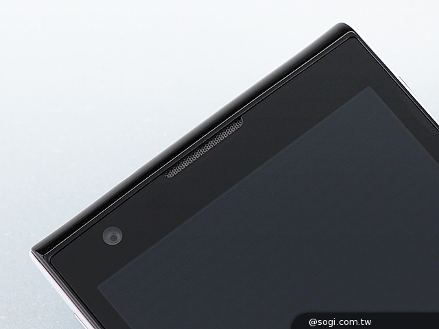 千萬畫素輕薄時尚 BenQ F3平價四核機