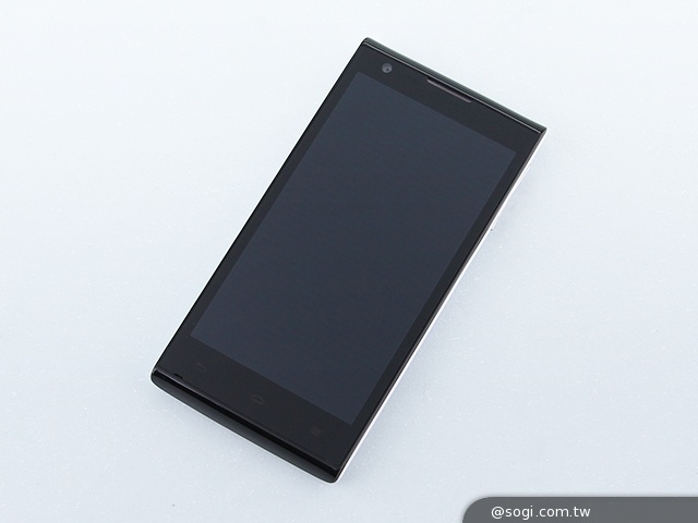 千萬畫素輕薄時尚 BenQ F3平價四核機