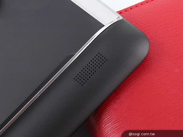 ASUS PadFone mini 4.3 雙卡機一秒變身7吋平板