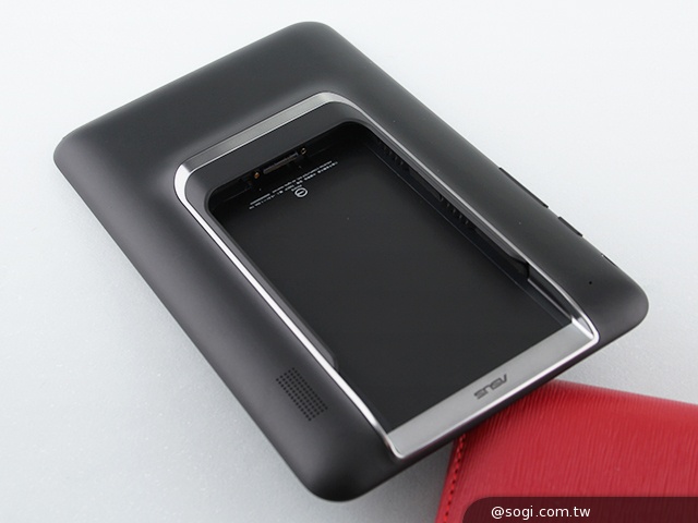 ASUS PadFone mini 4.3 雙卡機一秒變身7吋平板