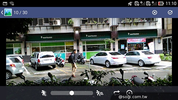 ASUS PadFone mini 4.3 雙卡機一秒變身7吋平板