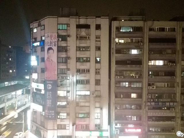 ASUS PadFone mini 4.3 雙卡機一秒變身7吋平板