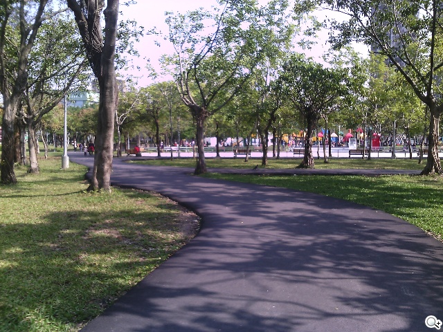 多彩靚亮雙核入門機 TWM Amazing A5C