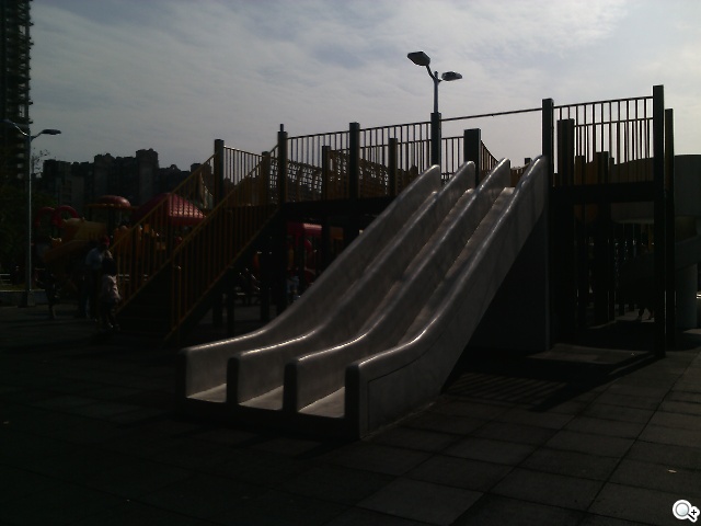 多彩靚亮雙核入門機 TWM Amazing A5C