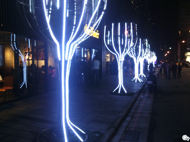 多彩靚亮雙核入門機 TWM Amazing A5C