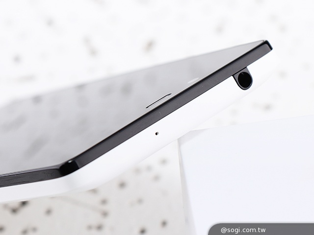 CP值破表的國產平價旗艦 InFocus IN815玩色機