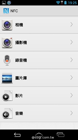 CP值破表的國產平價旗艦 InFocus IN815玩色機