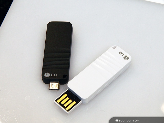 LG G Flex曲面手機登台 單機24900中華獨賣