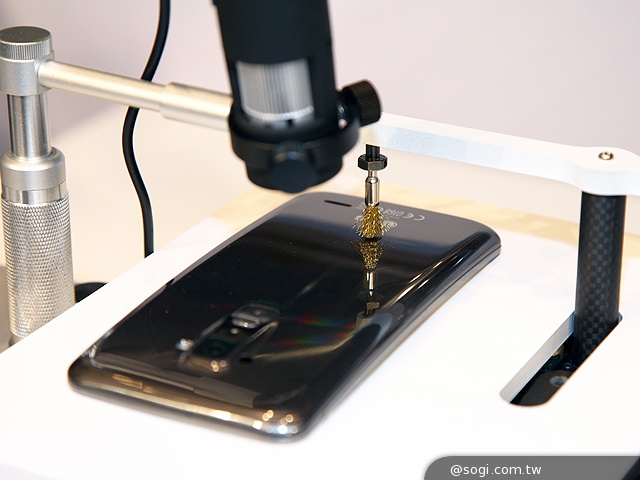 LG G Flex曲面手機登台 單機24900中華獨賣