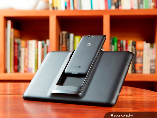 ASUS攜手AT&T 在美推出