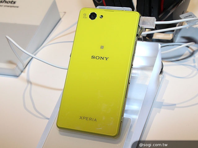 索尼Xperia Z1 Compact輕旗艦、配件裝置齊發表【CES 2014】