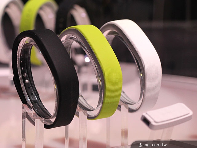 索尼Xperia Z1 Compact輕旗艦、配件裝置齊發表【CES 2014】