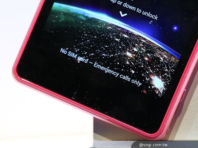 Sony防水輕旗艦Xperia Z1 Compact直擊【CES 2014】