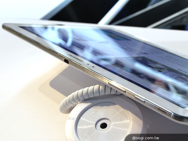 新介面、高規格 三星TabPRO 10.1/8.4跨海動手玩【CES 2014】