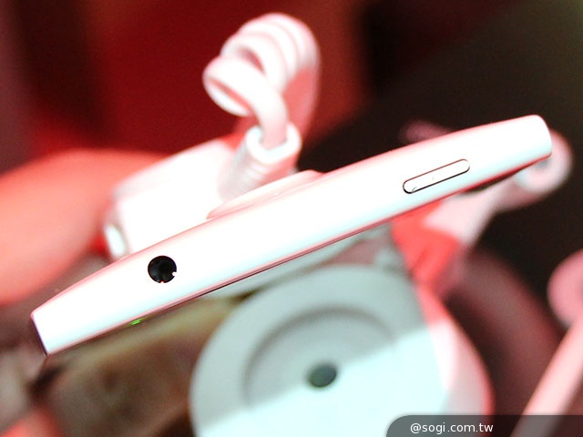 驍龍800手機 ELIFE E7現身高通展場 台灣將引進【CES 2014】