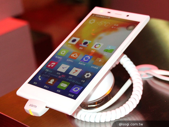 驍龍800手機 ELIFE E7現身高通展場 台灣將引進【CES 2014】