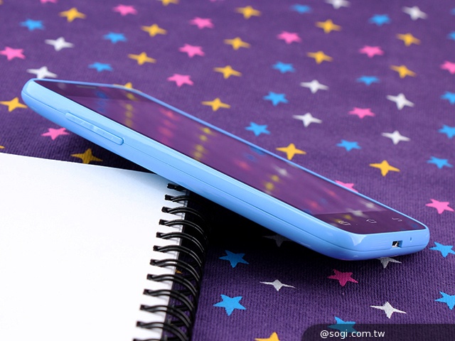 多彩靚亮雙核入門機 TWM Amazing A5C