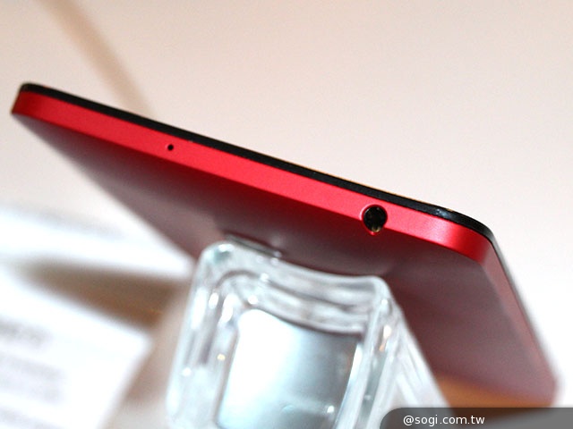 ASUS全新ZenFone系列與ZenUI美國動手玩【CES 2014】