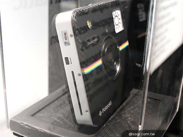 寶麗來Socialmatic相機現身 手機、平板同步展出【CES 2014】