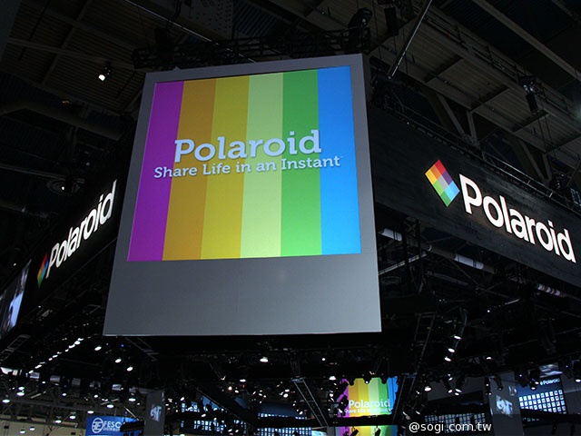 寶麗來Socialmatic相機現身 手機、平板同步展出【CES 2014】