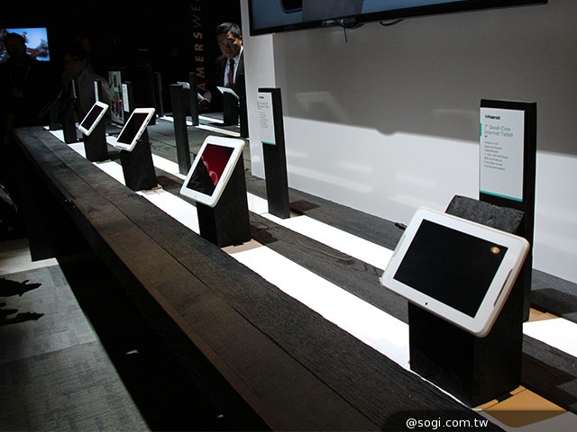 寶麗來Socialmatic相機現身 手機、平板同步展出【CES 2014】