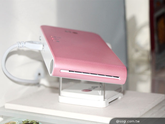 第三代LG Pocket Photo亮相 1/14火速登台【CES 2014】