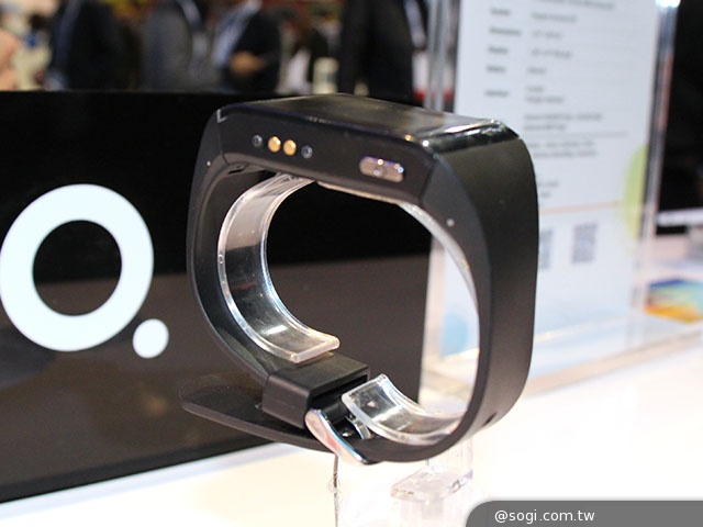 中興展出Grand SII LTE手機與BlueWatch智慧錶【CES 2014】