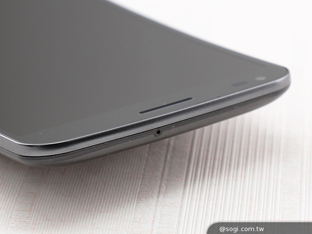 6吋可彎曲手機 LG G Flex功能大解析