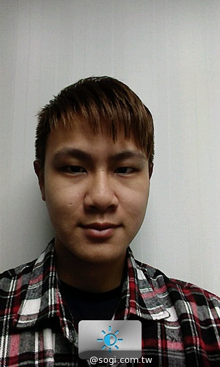 英倫風格 平價輕智慧 HTC Desire 501