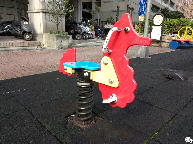 英倫風格 平價輕智慧 HTC Desire 501