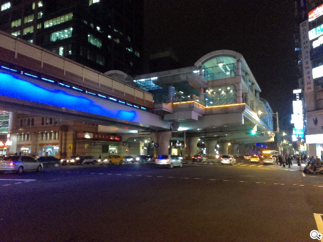 英倫風格 平價輕智慧 HTC Desire 501