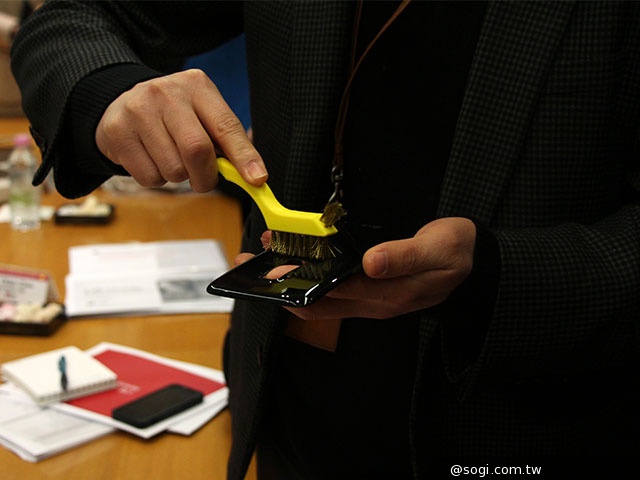 樂金R&D總部直擊!LG G Flex彎曲手機設計揭祕 樂金R&D總部直擊!LG G Flex彎曲手機設計揭祕