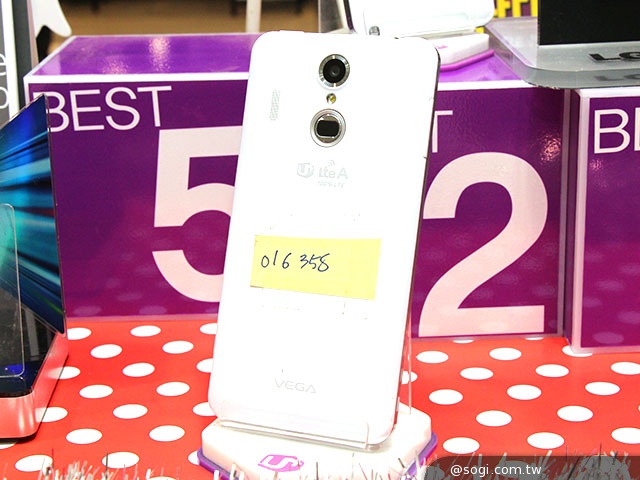 5.6吋LTE-A手機Pantech Vega Secret Up 支援指紋辨識