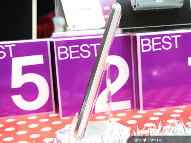 5.6吋LTE-A手機Pantech Vega Secret Up 支援指紋辨識