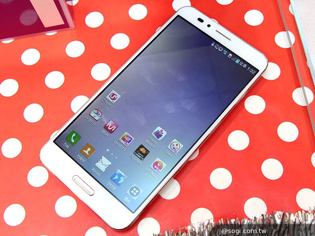 5.6吋LTE-A手機Pantech Vega Secret Up 支援指紋辨識