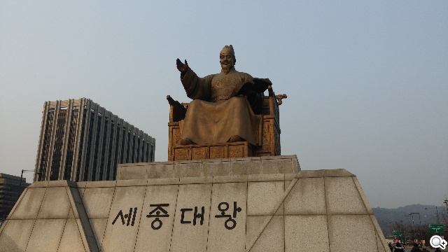 6吋可彎曲手機 LG G Flex功能大解析