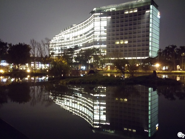 6吋可彎曲手機 LG G Flex功能大解析