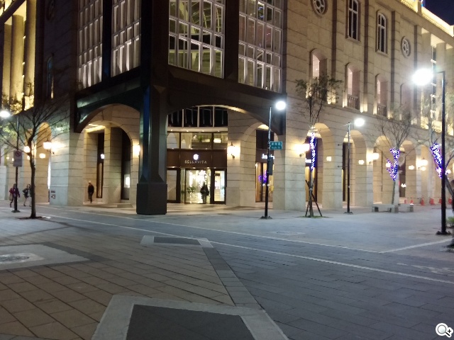 6吋可彎曲手機 LG G Flex功能大解析