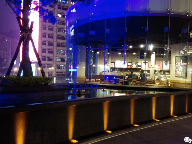 6吋可彎曲手機 LG G Flex功能大解析