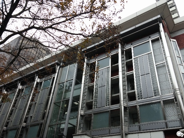 6吋可彎曲手機 LG G Flex功能大解析