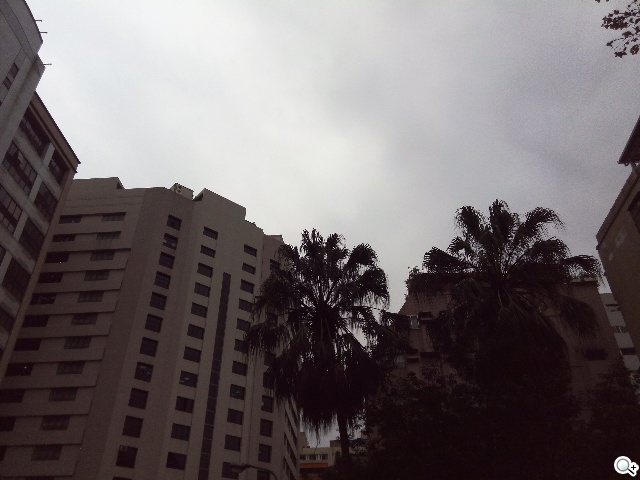 自拍神器!13MP旋轉鏡頭手機G-PLUS E7 mini速測 自拍神器!13MP旋轉鏡頭手機G-PLUS E7 mini速測