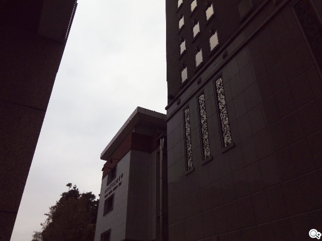 自拍神器!13MP旋轉鏡頭手機G-PLUS E7 mini速測 自拍神器!13MP旋轉鏡頭手機G-PLUS E7 mini速測