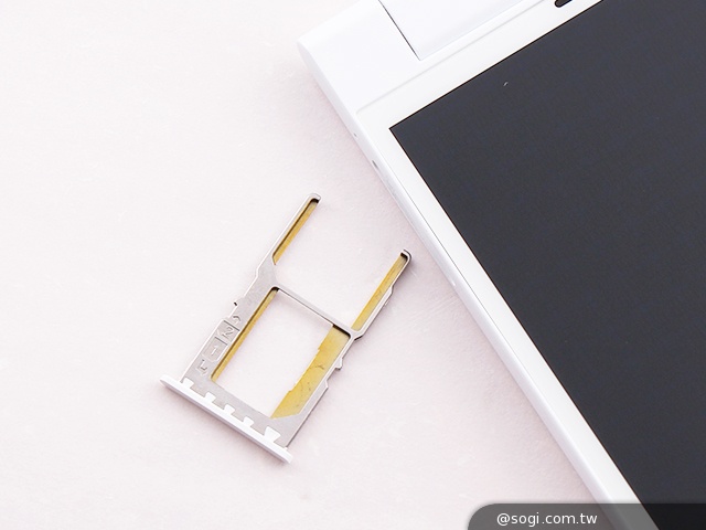 自拍神器!13MP旋轉鏡頭手機G-PLUS E7 mini速測 自拍神器!13MP旋轉鏡頭手機G-PLUS E7 mini速測