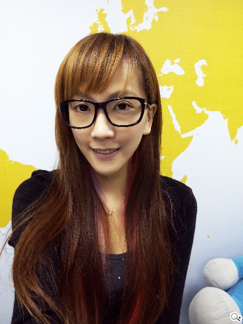 自拍神器!13MP旋轉鏡頭手機G-PLUS E7 mini速測 自拍神器!13MP旋轉鏡頭手機G-PLUS E7 mini速測