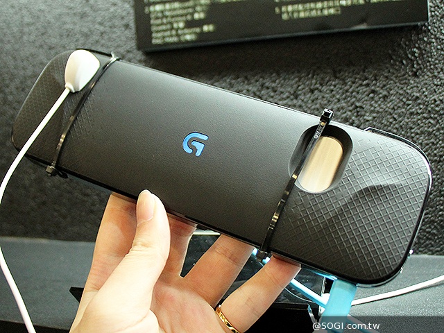 iPhone遊戲手把 羅技G550 POWERSHELL動手玩【TGS 2014】