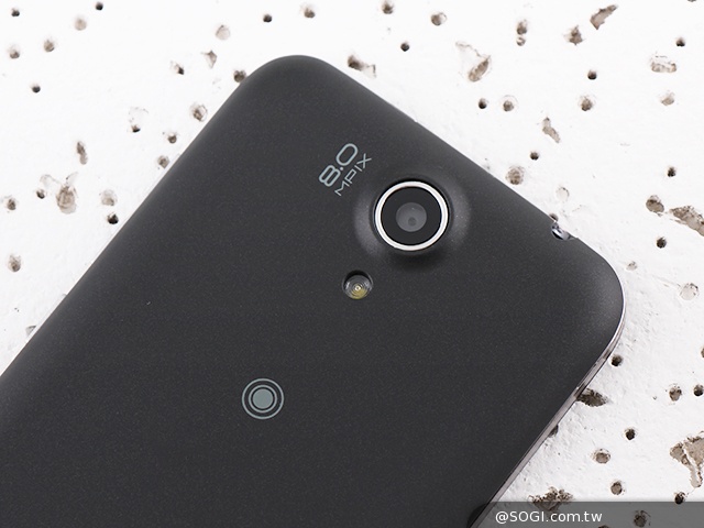 雙面觸控平價選擇 VOVO V11魔術機