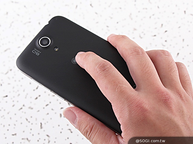 雙面觸控平價選擇 VOVO V11魔術機
