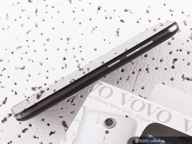 雙面觸控平價選擇 VOVO V11魔術機