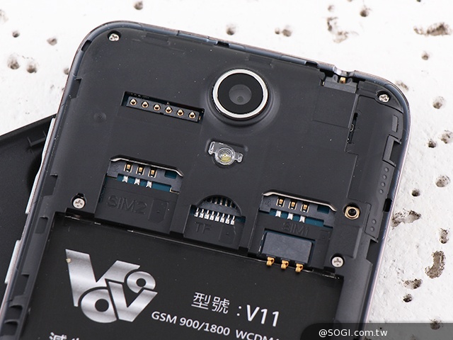 雙面觸控平價選擇 VOVO V11魔術機